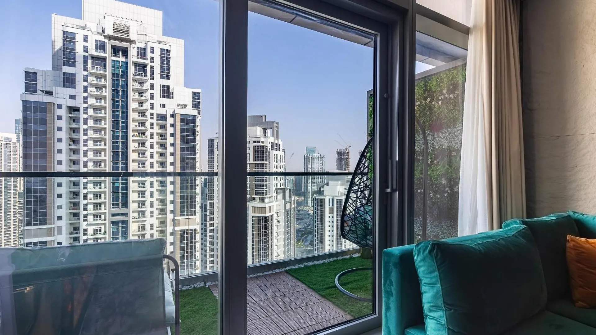 Апартаменты Full Burj Khalifa View Lux 2Bedroom With Rooftop Pool Central Location In Paramount Hotel Midtown Дубай